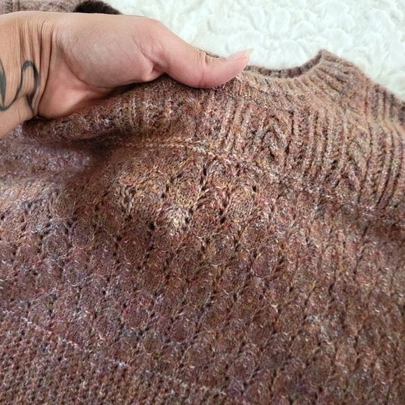 Women's Old Navy Crewneck Sweater - Picture 4 of 6